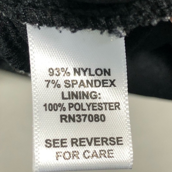 CATO WOMAN - BLOUSE IS A POPOVER WITH A BOLD RANDOM ABSTRACT FLARE.  - B10 - Picture 6 of 10